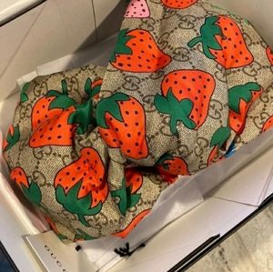 Gucci headband